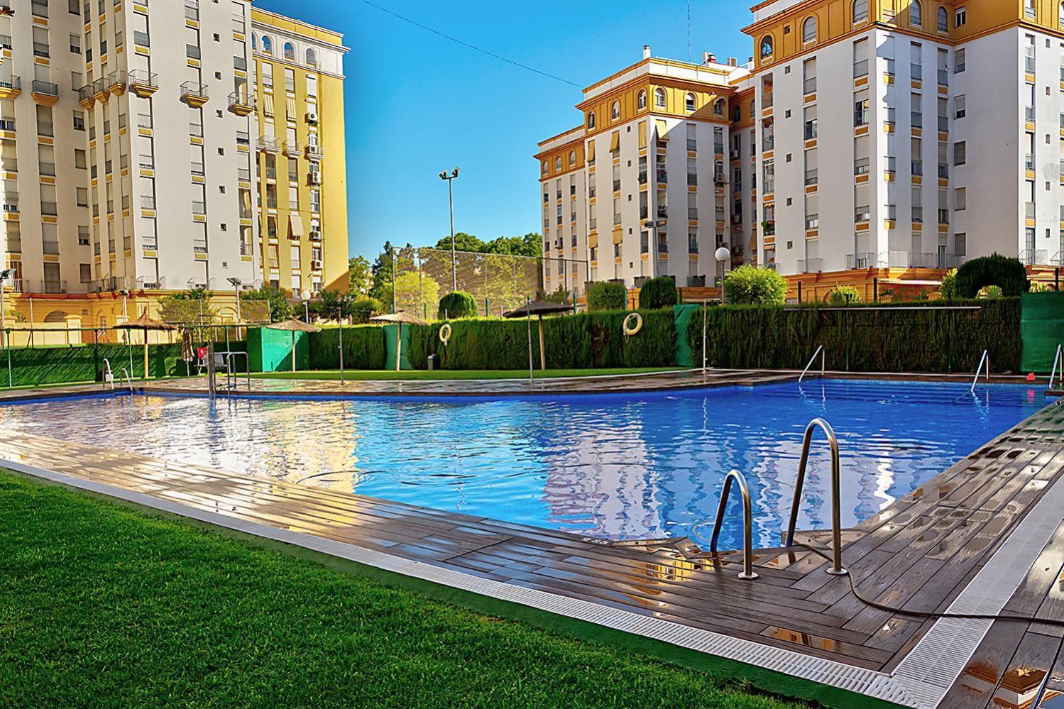 Luxury Apartment In Seville With Pool Exterior photo