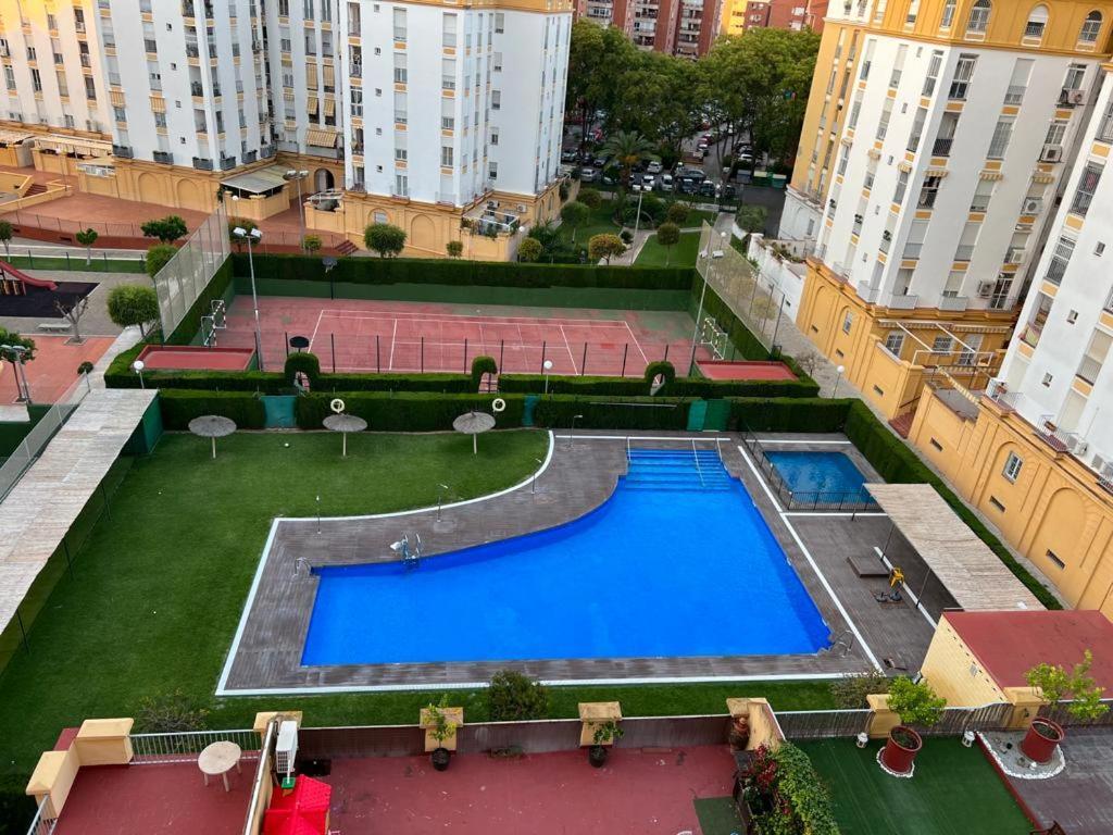 Luxury Apartment In Seville With Pool Exterior photo
